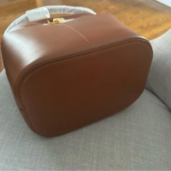 NWT Veronica Beard Large Crest Bucket Bag - Picture 2 of 8